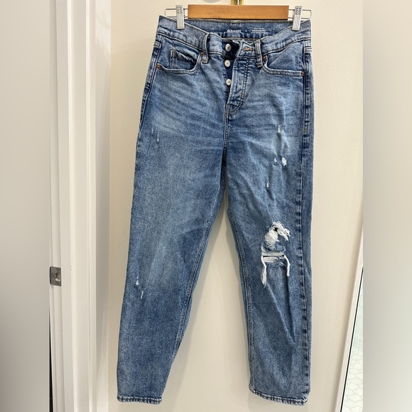 Old Navy - Extra High-Waisted Button-Fly Sky-Hi Straight Ripped Jeans for Women - Picture 4 of 4